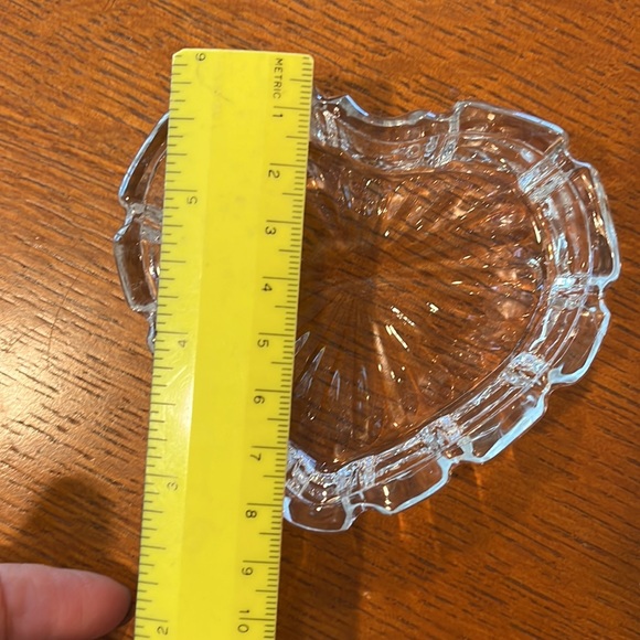 Heart shaped trinket box with lid - Picture 6 of 7